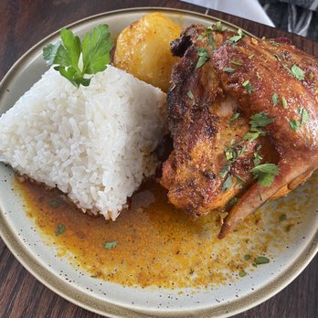Kantu Peruvian Cuisine - Pollo con Arroz e Papa Lunch - Peruvian Near Me - Queens, New York Kantu Peruvian Cuisine - Pollo con Arroz e Papa Lunch - Peruvian Near Me - Queens, New York