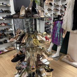 Ritzy Reracks Resale and Consignment.
