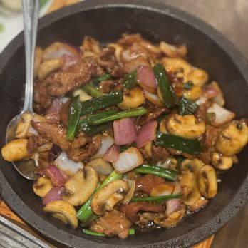 Cheung Kee - stir fried beef w/ mushrrom - Cantonese Near Me - Markham, Ontario