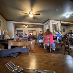 The Wild Olive - Lunch full house