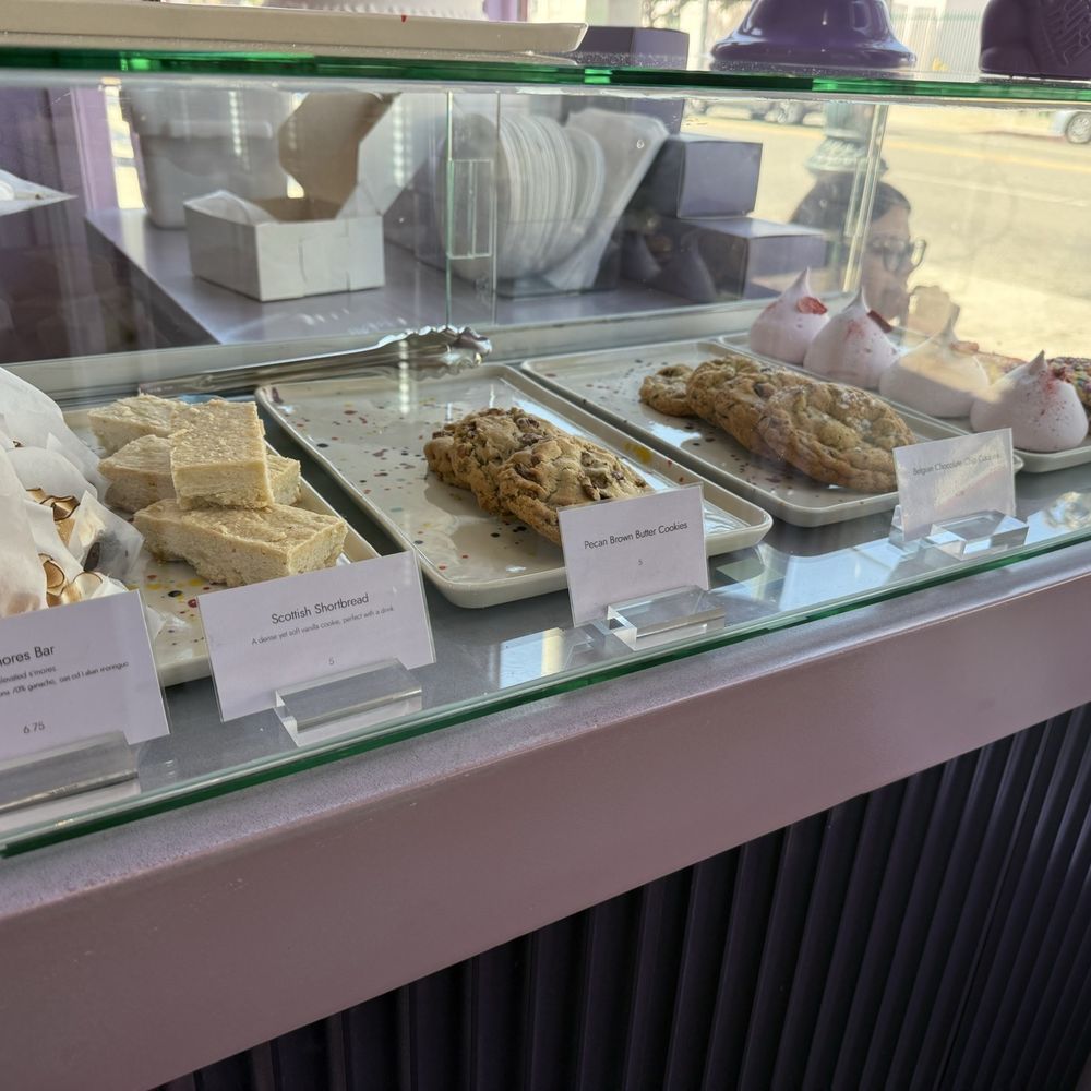 Flouring Cake Shop - Display - Patisserie/Cake Shop Near Me - Los Angeles, California Flouring Cake Shop - Display - Patisserie/Cake Shop Near Me - Los Angeles, California