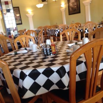 Madison Park Kitchen - Cute checkers tablecloth - Breakfast & Brunch Near Me - Forest Park, Illinois Madison Park Kitchen - Cute checkers tablecloth - Breakfast & Brunch Near Me - Forest Park, Illinois