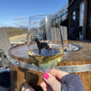 Black Dog Vineyard - Wine, gas fireplace - Wine Tasting Room Near Me - Carlton, Oregon Black Dog Vineyard - Wine, gas fireplace - Wine Tasting Room Near Me - Carlton, Oregon