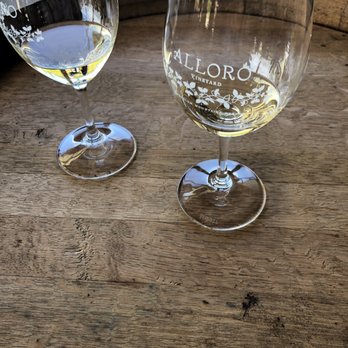 Alloro Vineyard - Alloro Chardonnay - Wineries Near Me - Sherwood, Oregon Alloro Vineyard - Alloro Chardonnay - Wineries Near Me - Sherwood, Oregon