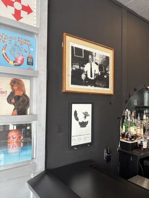 UFO Bar by null