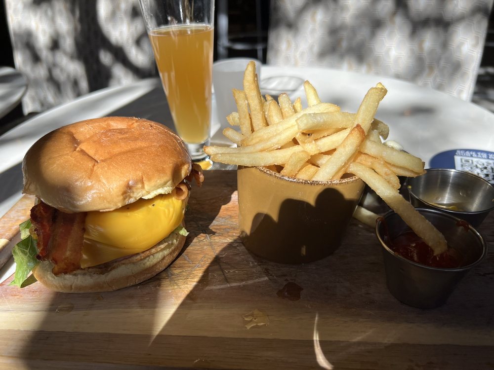 HILL TOP EATERY + COCKTAILS Updated October 2024 12 Photos 777