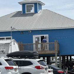 Happy Harbors Marina - the upstairs building where the rude women are located
