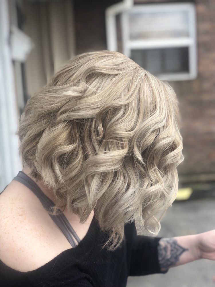 SIMPLY DIVINE HAIR AND NAIL SALON Updated September 2024 238 1/2 S