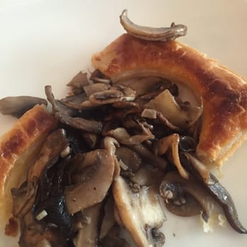 Saveurs 209 - Mushroom tart with cavity - French Near Me - San Antonio, Texas