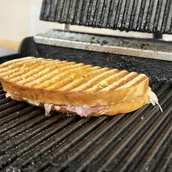 Fairview Country Market & Deli - Fairview Reuben