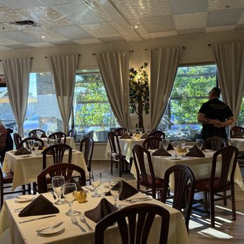Limoncello Naples - Main dining room - Italian Near Me - Naples, Florida