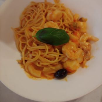 Pizza & Pasta Spaghetti - Pasta with seafood and olives - Pizza Near Me - Salzburg, 5 Pizza & Pasta Spaghetti - Pasta with seafood and olives - Pizza Near Me - Salzburg, 5