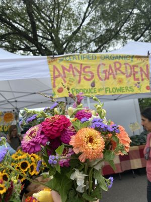 Birdhouse Farmers Market by null