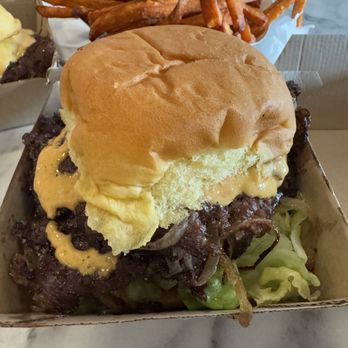 For The Win - Hamburger - American Near Me - Montebello, California For The Win - Hamburger - American Near Me - Montebello, California