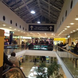 Donau Zentrum - Abend Shopping
