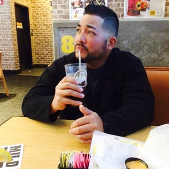 Buffalo Wild Wings - Fine looking papis frequent this spot! - Chicken Wings Near Me - Boynton Beach, Florida