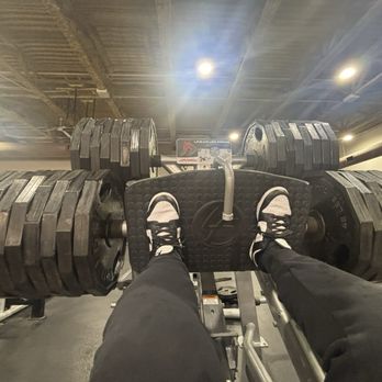 LA Fitness - 32 plate Leg Press 1,440 LBS - Gyms Near Me - St Charles, Illinois LA Fitness - 32 plate Leg Press 1,440 LBS - Gyms Near Me - St Charles, Illinois
