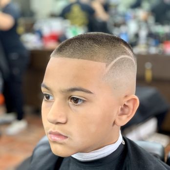 Luxury Crown Barbershop - Barbers Near Me - Davie, Florida Luxury Crown Barbershop - Barbers Near Me - Davie, Florida