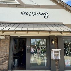 Vino & Van Gogh - Out front