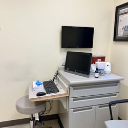 OrthoAlabama Spine & Sports - Exam room
