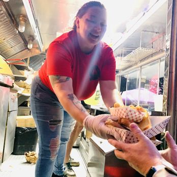 Mom on the Go - Food Trucks Near Me Mom on the Go - Food Trucks Near Me