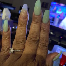 L Nails - Regular Fill Basic Manicure