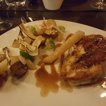 58 Tour Eiffel - Chicken main course - French Near Me - Paris, 75 58 Tour Eiffel - Chicken main course - French Near Me - Paris, 75
