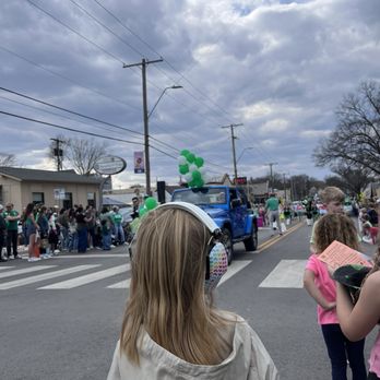 Brookside St. Patrick's Warm-Up Parade - Festivals Near Me - Kansas City, Missouri Brookside St. Patrick's Warm-Up Parade - Festivals Near Me - Kansas City, Missouri