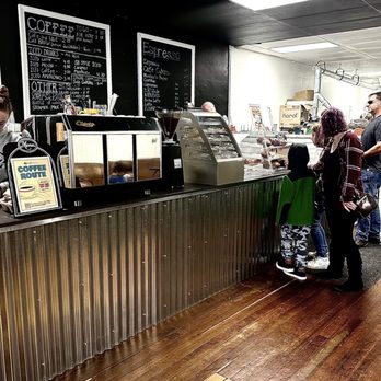 Leonard's Coffee Roasting - The barista counter - Coffee Roasteries Near Me - Johnstown, Ohio