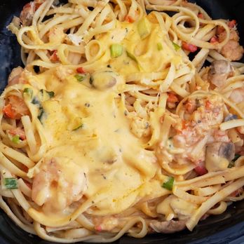 Bahama Breeze - Lobster and shrimp fettuccini - Bars Near Me - Kennesaw, Georgia