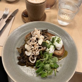 The Hardware Société - Mushroom plate - Breakfast & Brunch Near Me - Barcelona, B The Hardware Société - Mushroom plate - Breakfast & Brunch Near Me - Barcelona, B