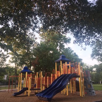 Evergreen Park - Quiet morning before school - Playgrounds Near Me - Bellaire, Texas