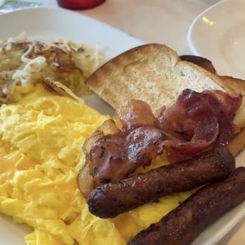Moonlite Diner - Diners Near Me - Hollywood, Florida