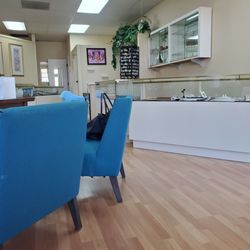 Wrigley's Coin & Jewerly - Small store