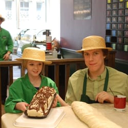 Fudge Kitchen - Oxford - Fudge making experiences available