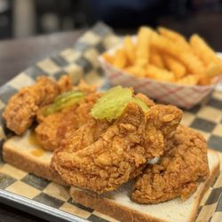 Prince’s Hot Chicken - 4 Jumbo Tenders (Mild) Fries