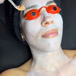 Not sure which facial to get? No worries, your esthetician will recommend you the best facial for your skin!