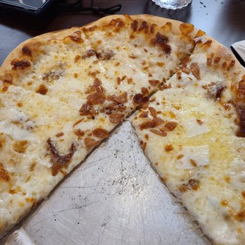 Mad Bene - Mad Garlic Pizza - Italian Near Me - Kapolei, Hawaii