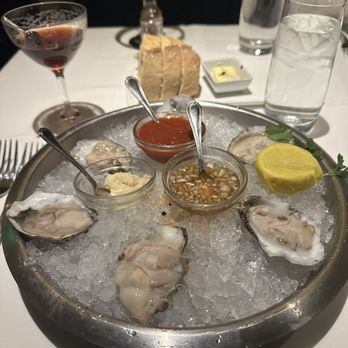 Eddie V's Prime Seafood - Hollywood Oysters - Seafood Near Me - Charlotte, North Carolina