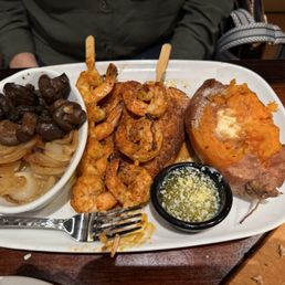7oz. LongHorn Salmon with 8ct. Redrock Grilled Shrimp 7oz. LongHorn Salmon with 8ct. Redrock Grilled Shrimp