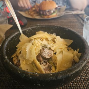 Running Goose - Alfredo, no protein - Gastropubs Near Me - Los Angeles, California Running Goose - Alfredo, no protein - Gastropubs Near Me - Los Angeles, California