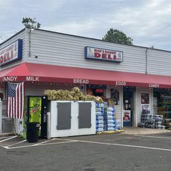 Nick's Market & Deli - Front of the store