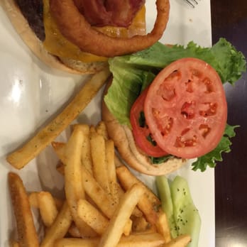Hapy Bistro - Cowboy burger - Mediterranean Near Me - Pismo Beach, California