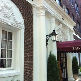 Salvatores Exterior
