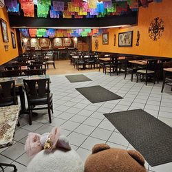 Javis Mexican Grill - Large room