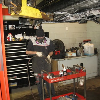 Hunt Club Honda - Our certified Honda technicians are always working hard to get your vehicle in tip-top shape and just as hard to make you smile! - Car Dealers Near Me - Ottawa, Ontario Hunt Club Honda - Our certified Honda technicians are always working hard to get your vehicle in tip-top shape and just as hard to make you smile! - Car Dealers Near Me - Ottawa, Ontario