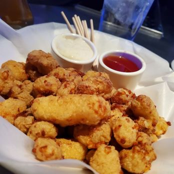 Yard House - Wisconsin cheese curds - New American Near Me - Indianapolis, Indiana