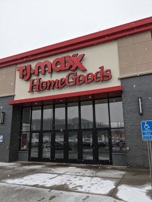 TJ MAXX - Updated March 2025 - 57 Photos & 17 Reviews - 1300 Salem Rd