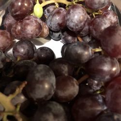 Shaw Orchards - Fresh grapes