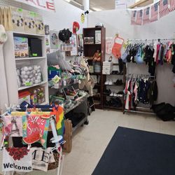Countryside Collectibles Antique Mall - Everything $1 to $5 , omg